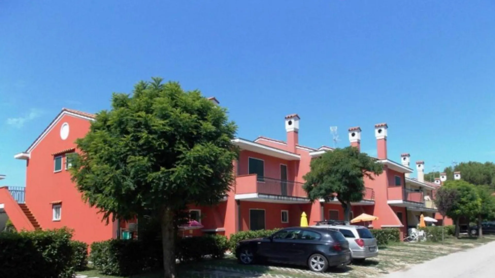 Renovated Villa With Garden And Pool Access Bibione 0*,  Italia