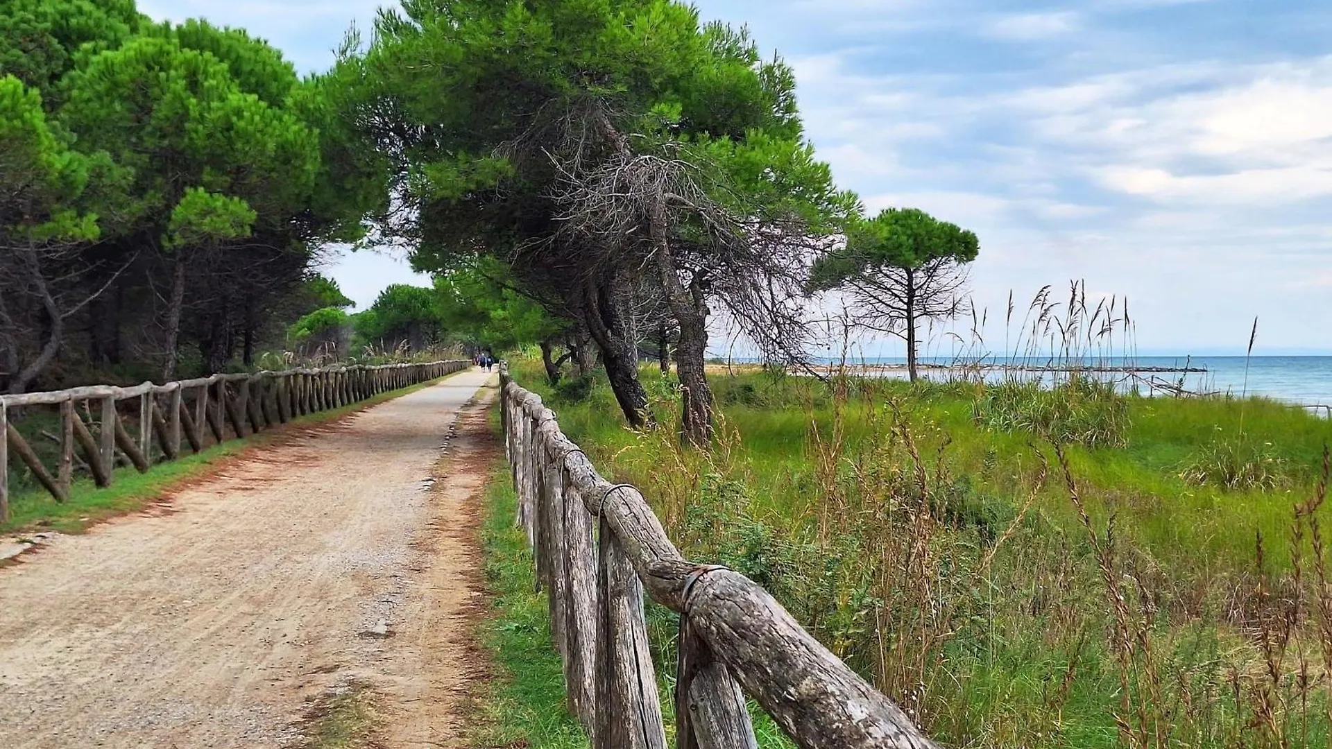 Renovated Villa With Garden And Pool Access Bibione Italy