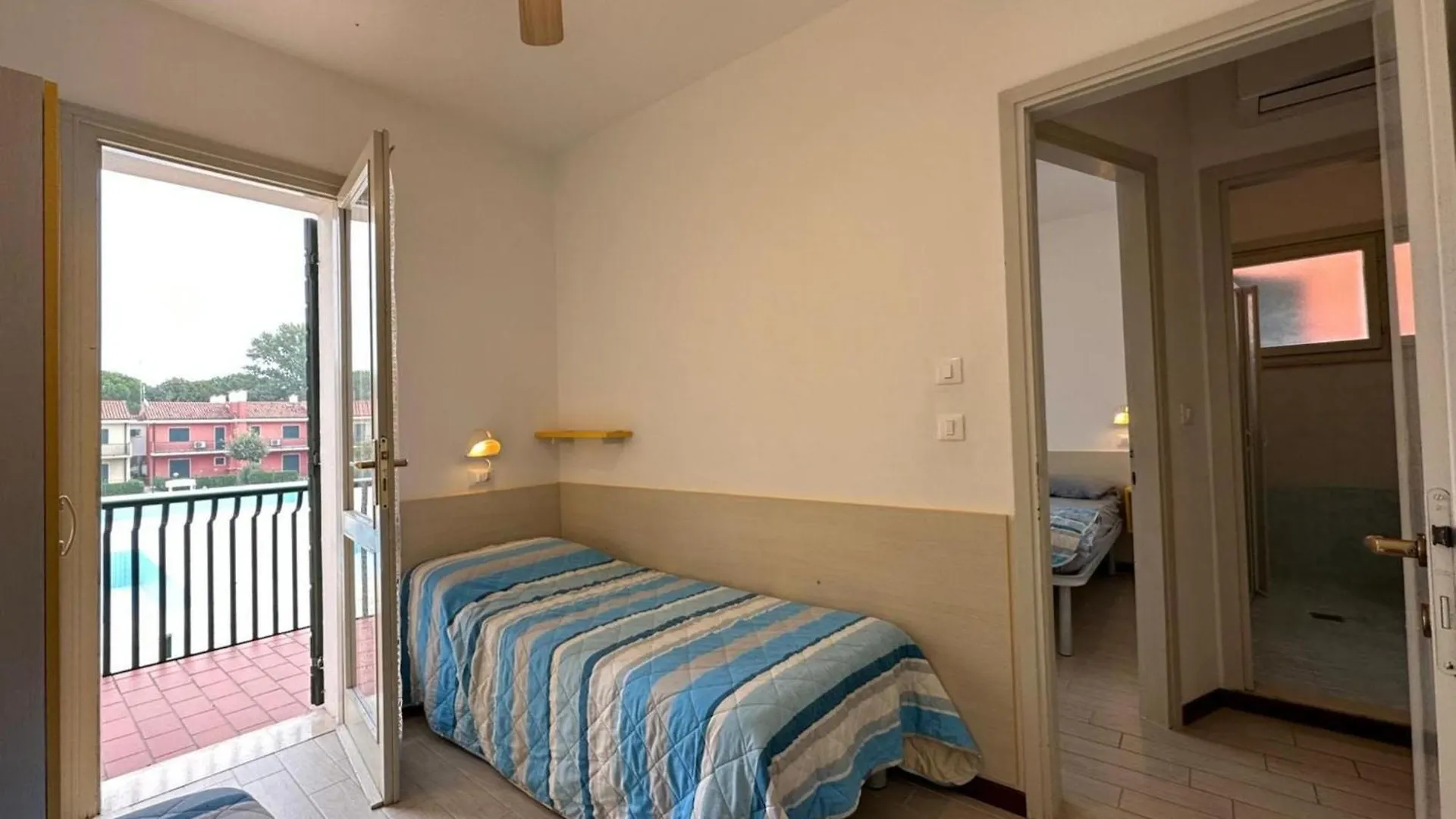 Renovated Villa With Garden And Pool Access Bibione Italy