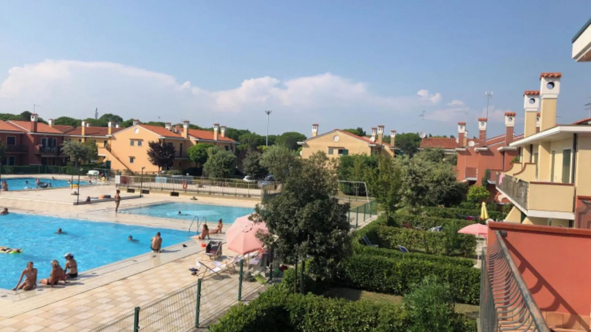 Renovated Villa With Garden And Pool Access Bibione